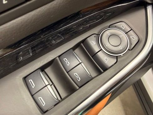 Used 2025 Cadillac XT4 Sport AWD/4WD image 21