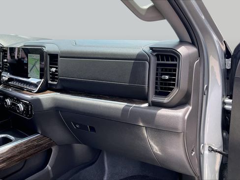 Used 2024 GMC Sierra 1500 Elevation w/ Elevation Premium Package AWD/4WD image 19
