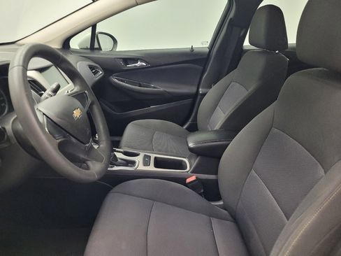 Used 2018 Chevrolet Cruze LS FWD image 17
