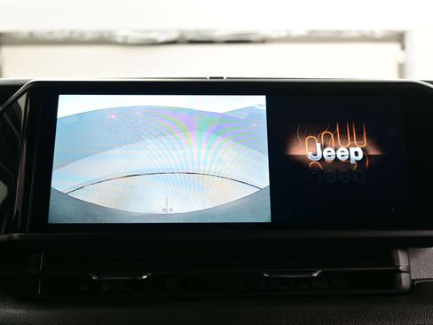 Used 2024 Jeep Wrangler Sport S image 16