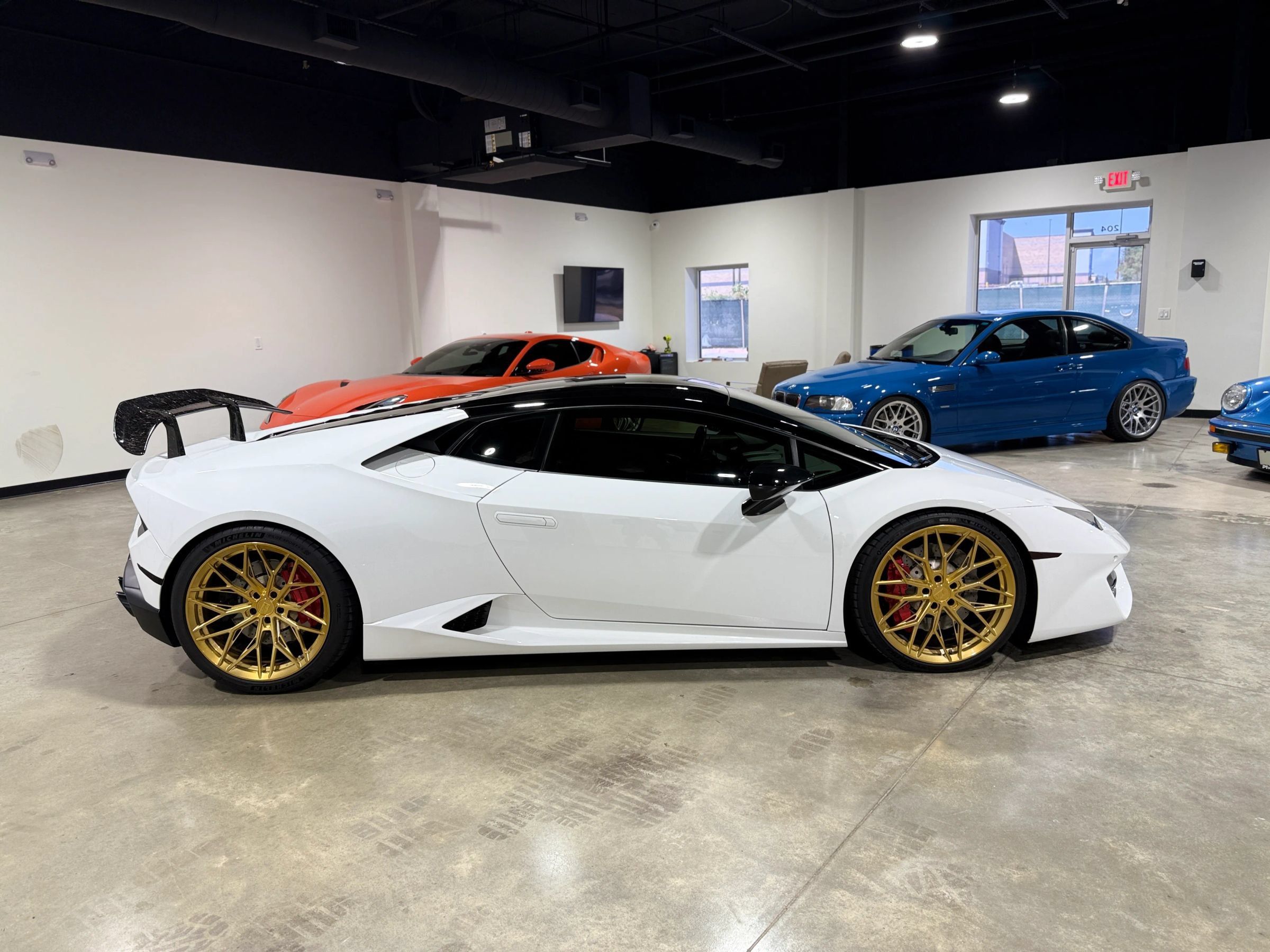 Used 2017 Lamborghini Huracan LP 580-2 RWD image 3