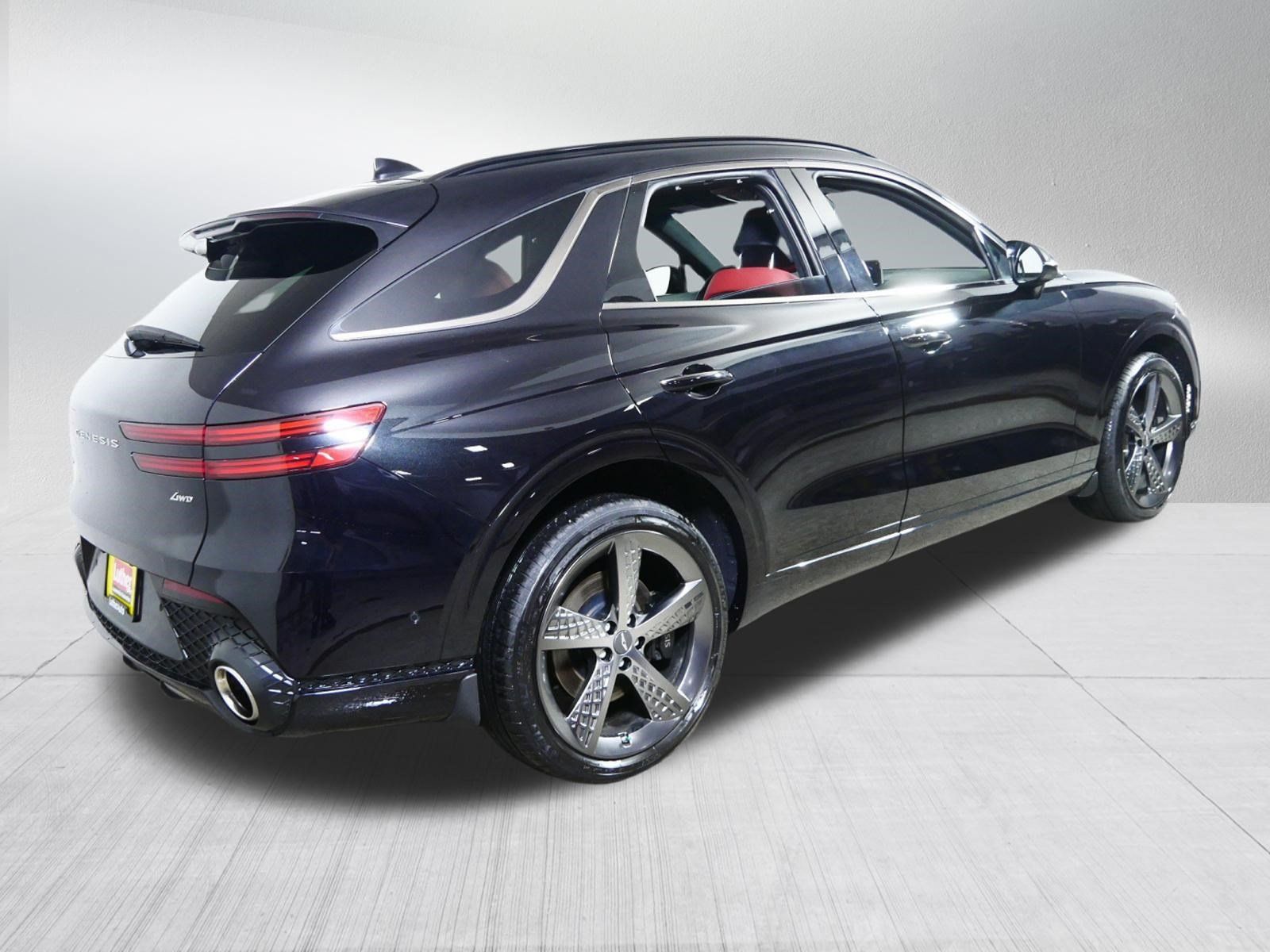 Used 2024 Genesis GV70 2.5T w/ Sport Prestige Package AWD/4WD image 7
