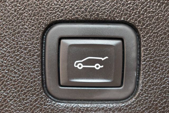 Used 2024 Cadillac XT6 Sport w/ LPO, ONYX Package AWD/4WD image 17
