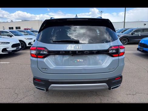 Used 2023 Honda Pilot Elite image 4