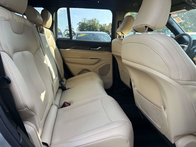 Certified 2024 Jeep Grand Cherokee Limited AWD/4WD image 22