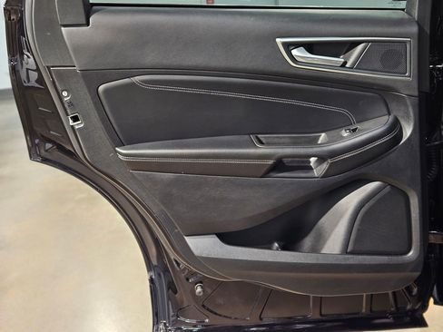 Used 2024 Ford Edge Titanium image 33