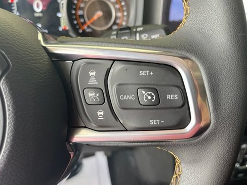 Used 2024 Jeep Wrangler Unlimited Sahara w/ Technology Group AWD/4WD image 16