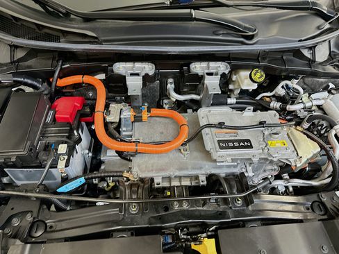 Used 2023 Nissan Ariya AWD image 34