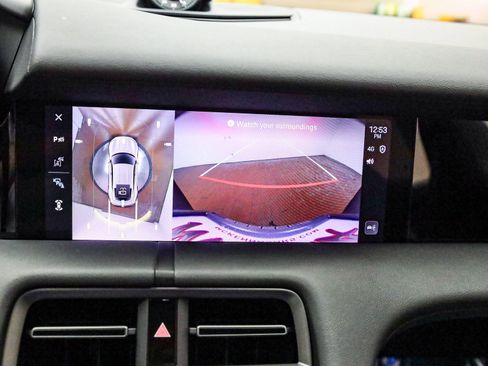 Used 2025 Porsche Taycan image 28