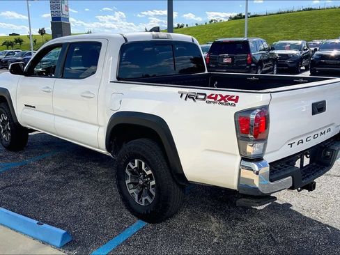 Used 2023 Toyota Tacoma TRD Off-Road w/ Black Out Package (TMS) AWD/4WD image 2