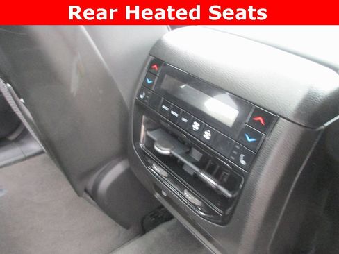 Used 2022 Jeep Grand Cherokee Overland w/ Luxury Tech Group IV image 21