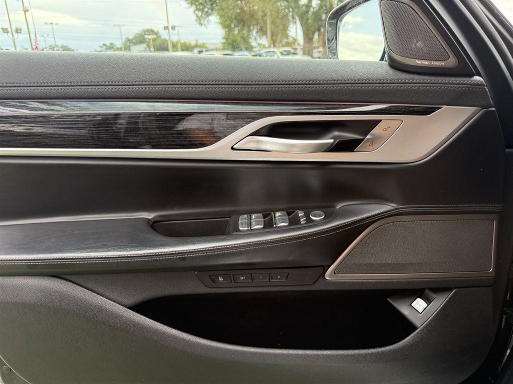 Used 2022 BMW 740i RWD image 32