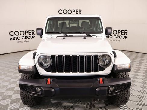 Used 2024 Jeep Gladiator Sport image 8