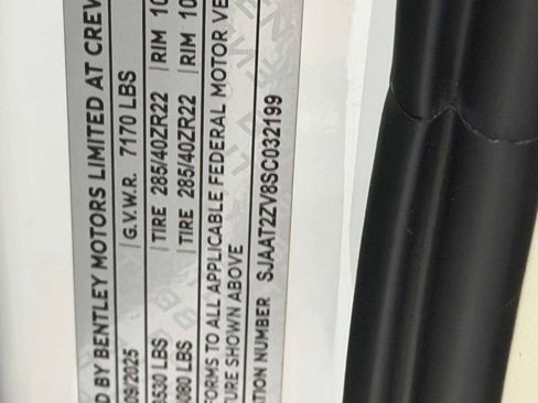 New 2025 Bentley Bentayga V8 image 40