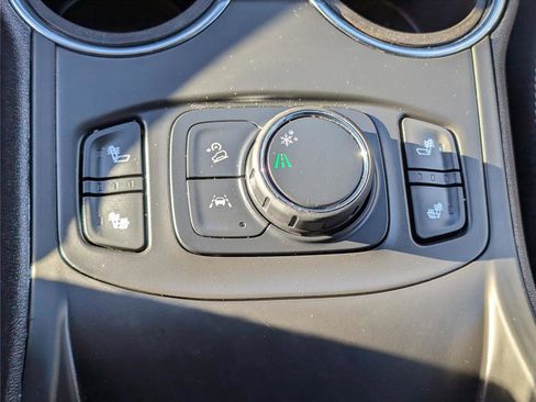 Used 2023 GMC Terrain SLT image 25