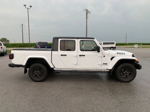 Used 2023 Jeep Gladiator Overland AWD/4WD image 26