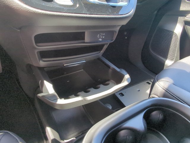 New 2027 Chrysler Pacifica Select w/ Family Tech Group FWD image 18