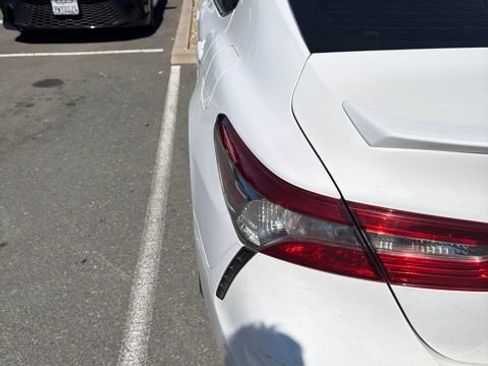 Used 2018 Toyota Camry SE w/ Audio Package FWD image 8
