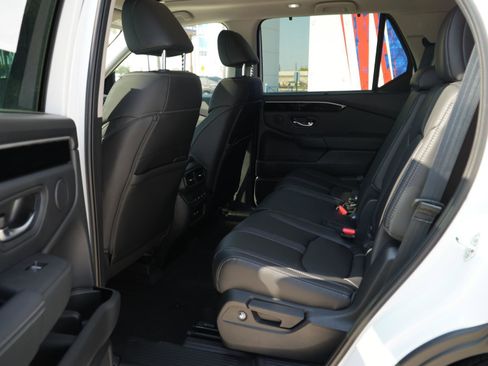 New 2025 Honda Pilot Touring image 19