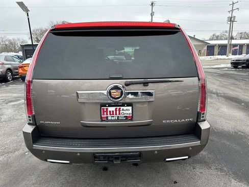 Used 2014 Cadillac Escalade Platinum image 4
