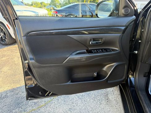 Used 2018 Mitsubishi Outlander LE AWD/4WD image 9