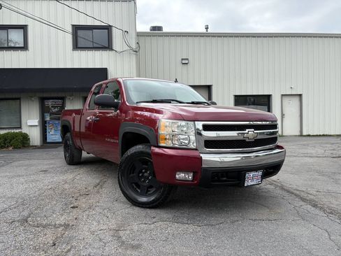 Used 2007 Chevrolet Silverado 1500 LT w/ 1LT Convenience Package AWD/4WD image 7