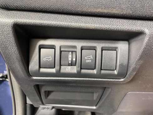 Used 2025 Subaru Outback Premium AWD/4WD image 10