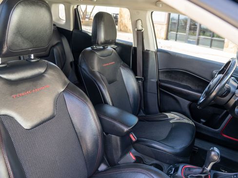 Used 2019 Jeep Compass Trailhawk AWD/4WD image 13