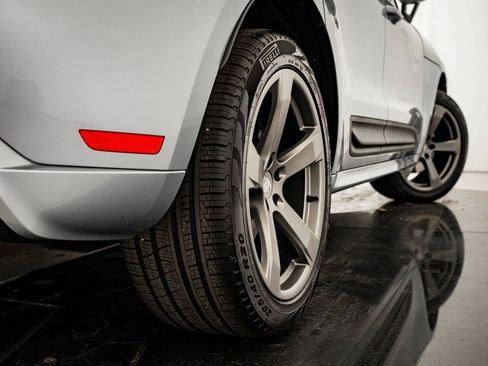 Used 2025 Porsche Macan image 39