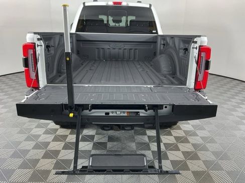 Used 2023 Ford F350 Platinum w/ Tremor Off-Road Package AWD/4WD image 7