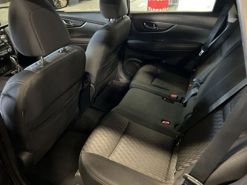 Used 2017 Nissan Rogue SV image 15