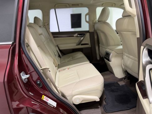 Used 2017 Lexus GX 460 Premium w/ Premium Package AWD/4WD image 33