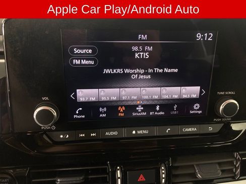 Used 2025 Nissan Pathfinder SV image 4