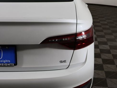 Used 2024 Volkswagen Jetta SE image 15