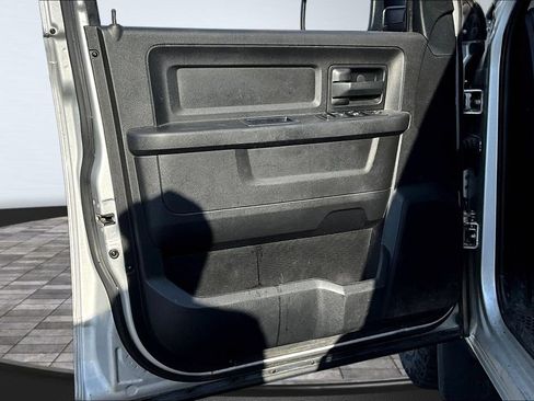 Used 2017 RAM 1500 Express AWD/4WD image 14
