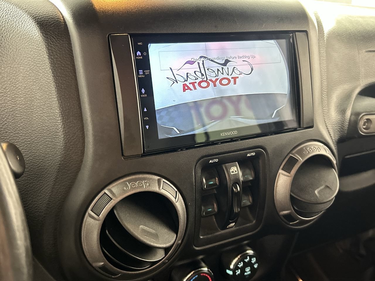 Used 2018 Jeep Wrangler Unlimited Sport S AWD/4WD image 17