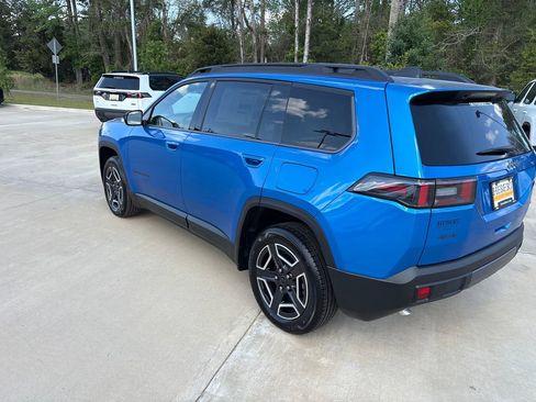 New 2026 Jeep Cherokee Laredo image 7