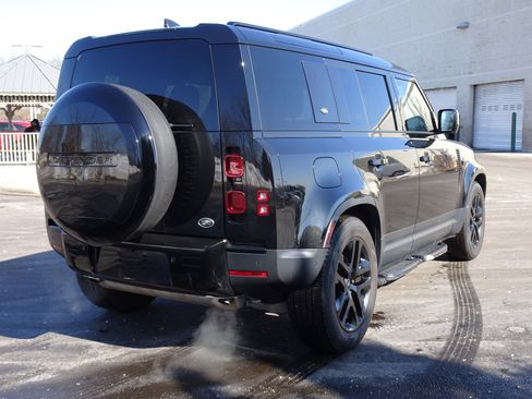 Certified 2023 Land Rover Defender 110 SE image 9