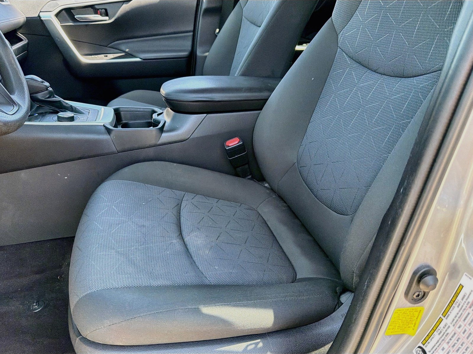 Used 2021 Toyota RAV4 XLE AWD/4WD image 23