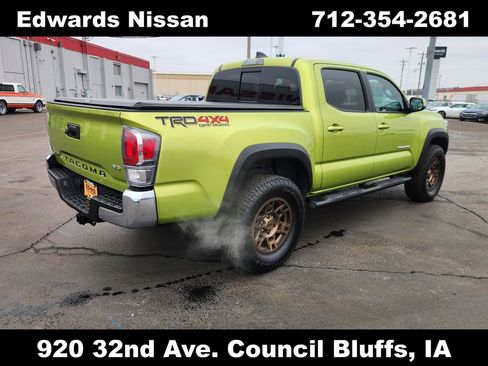 Used 2023 Toyota Tacoma TRD Off-Road image 7