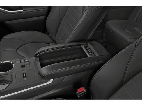 New 2026 Toyota Highlander Platinum AWD/4WD image 17