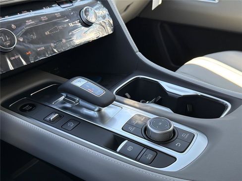New 2027 INFINITI QX60 Luxe FWD image 17