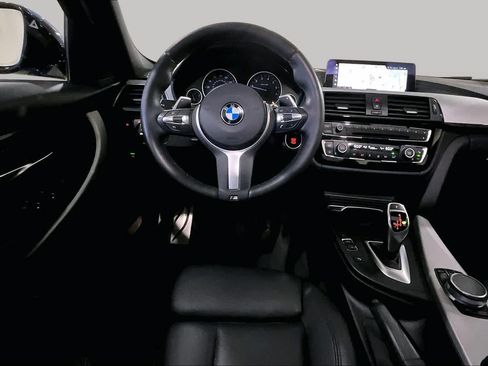 Used 2018 BMW 330i xDrive Sedan w/ M Sport Package AWD/4WD image 5