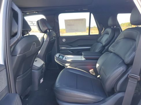 New 2025 Lincoln Navigator Reserve w/ Jet Appearance Package image 27