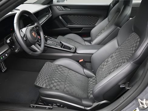 Certified 2026 Porsche 911 Carrera GTS RWD image 6