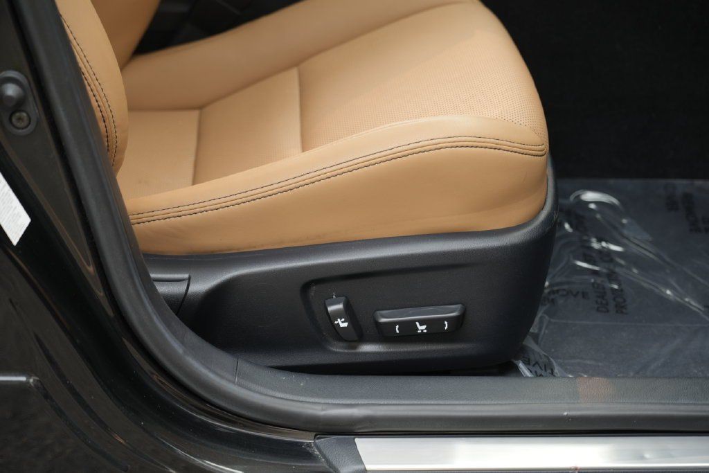 Used 2018 Lexus IS 300 AWD w/ Comfort Package image 28