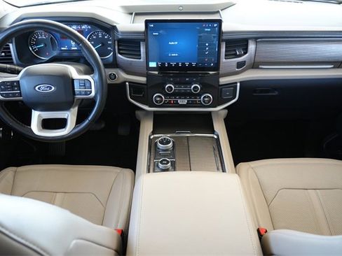 Used 2024 Ford Expedition Max Limited image 2