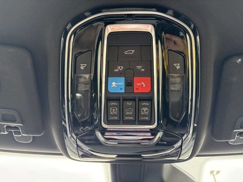 Used 2023 Jeep Grand Cherokee Overland AWD/4WD image 56