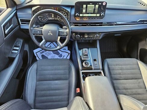 Used 2024 Mitsubishi Outlander SE image 8