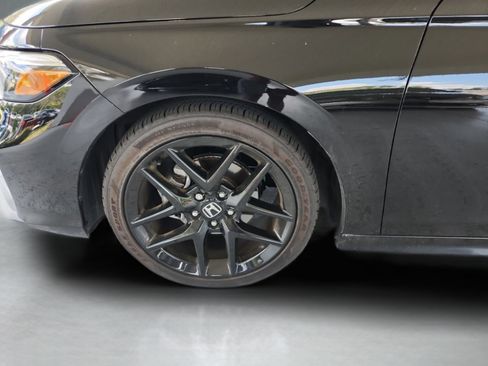 Used 2025 Honda Civic Sport image 32
